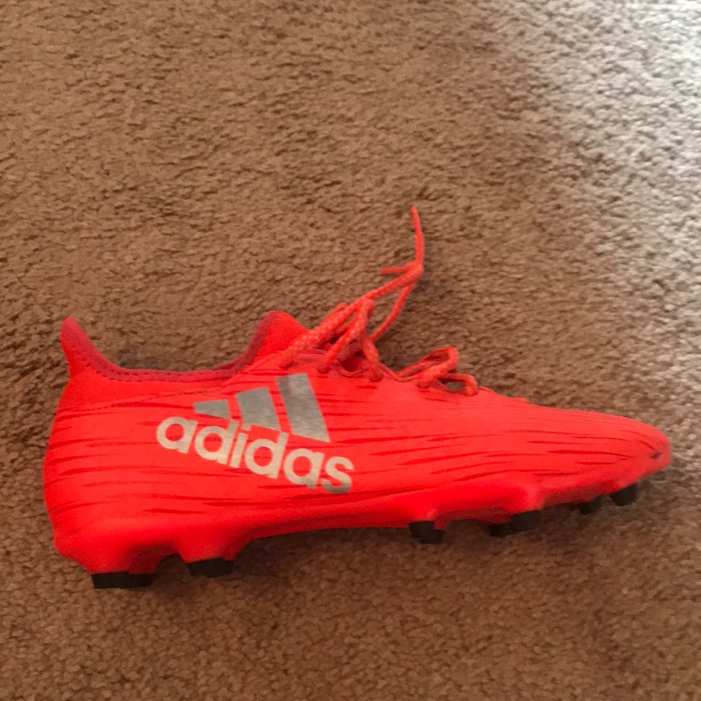 Soccer cleats